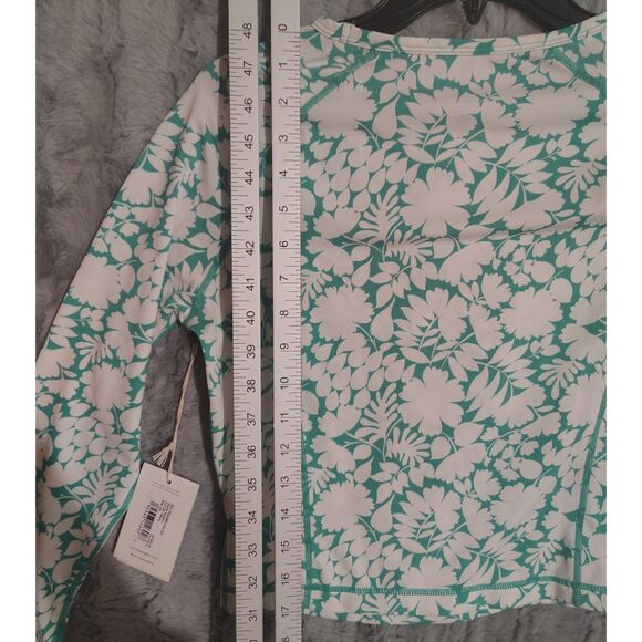 NWT Carve Designs Charlie Sunshirt Size M Felicity Rashgaurd Beach Swimsuit - Picture 8 of 10